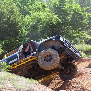'87 4Runner getting a tire in the air