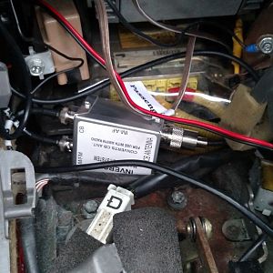 Radio and CB antenna combo box