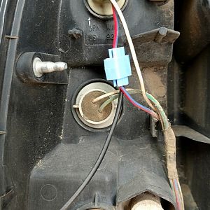 Reverse Light Install  (9)