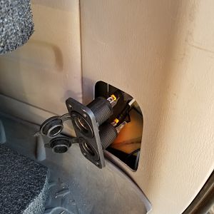 Dual power always hot in 4Runner