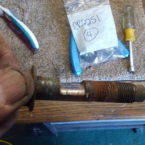 Bottom Shock Bolt