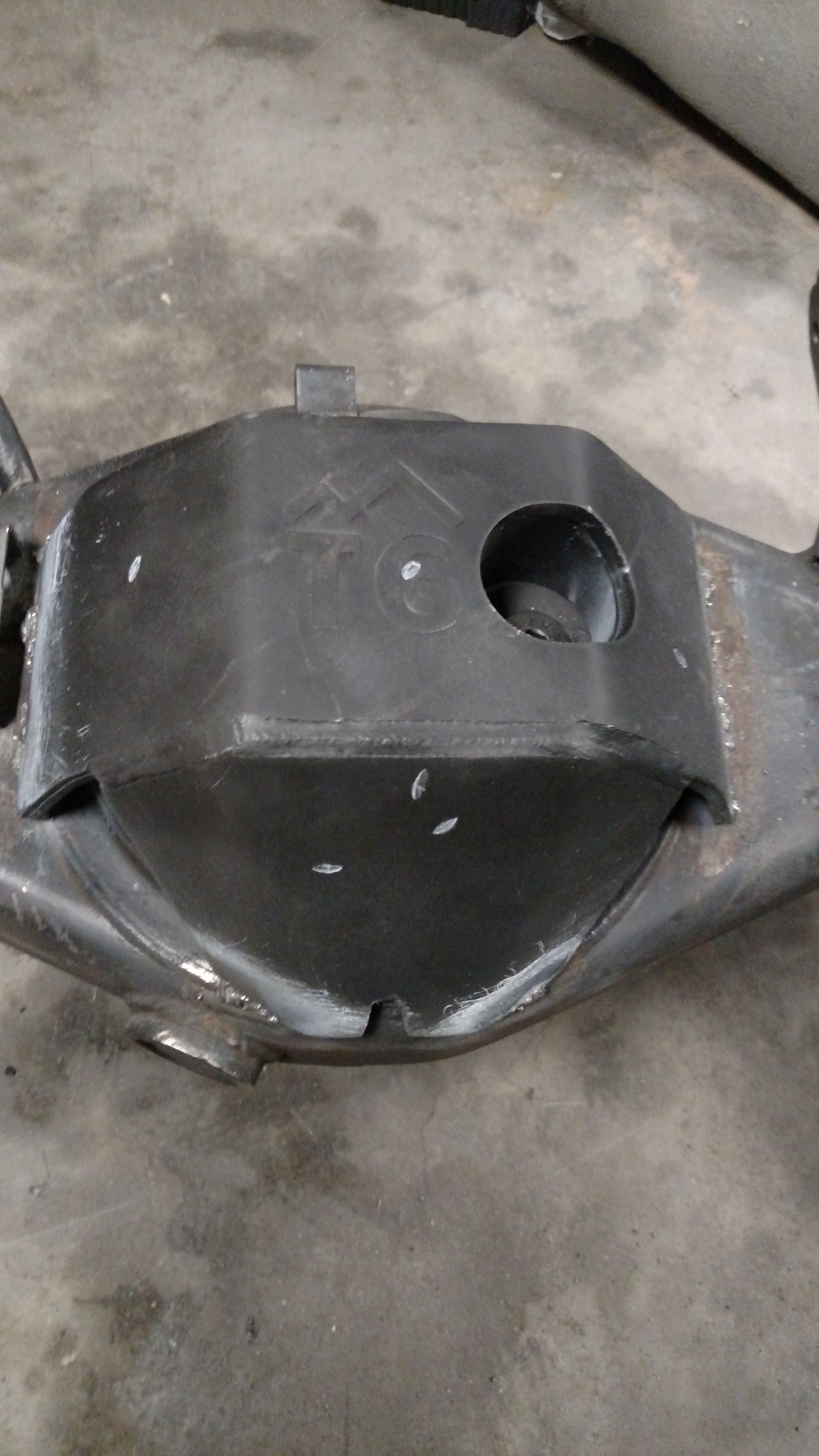 3rd gen 4Runner rear axle with diff armor