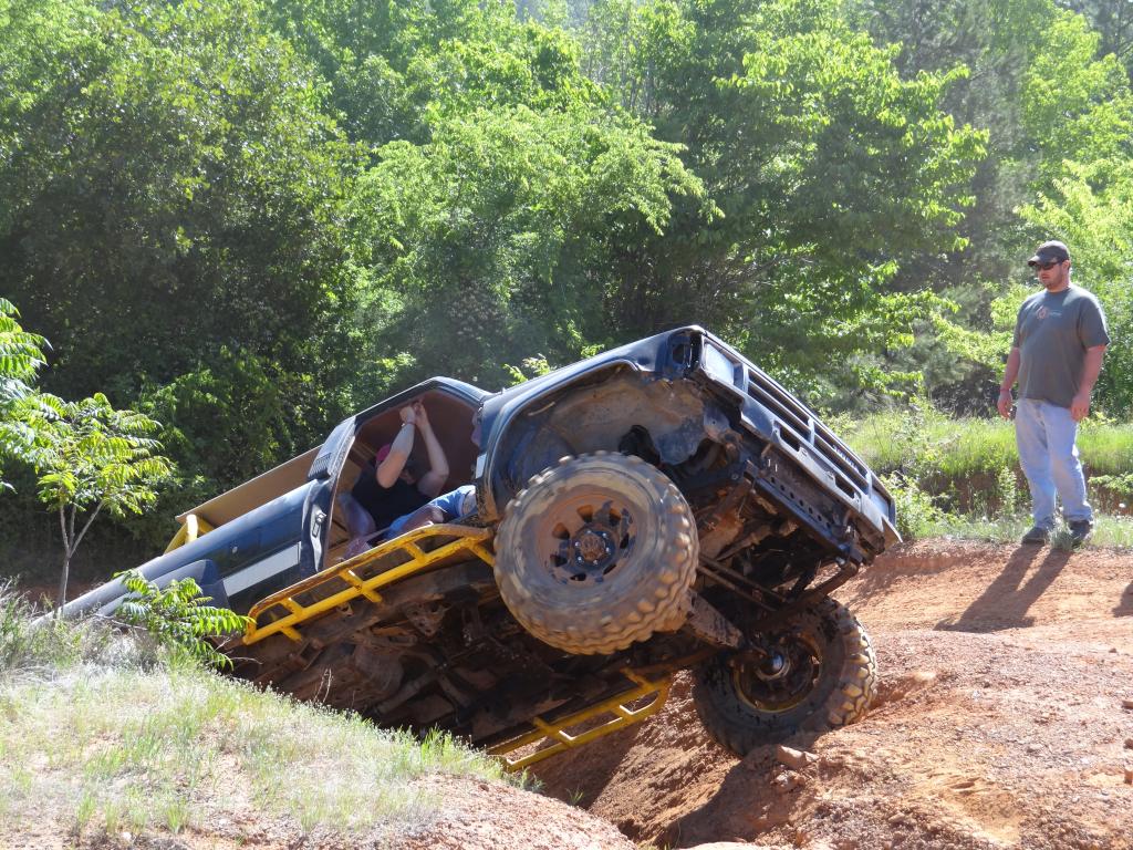'87 4Runner getting a tire in the air