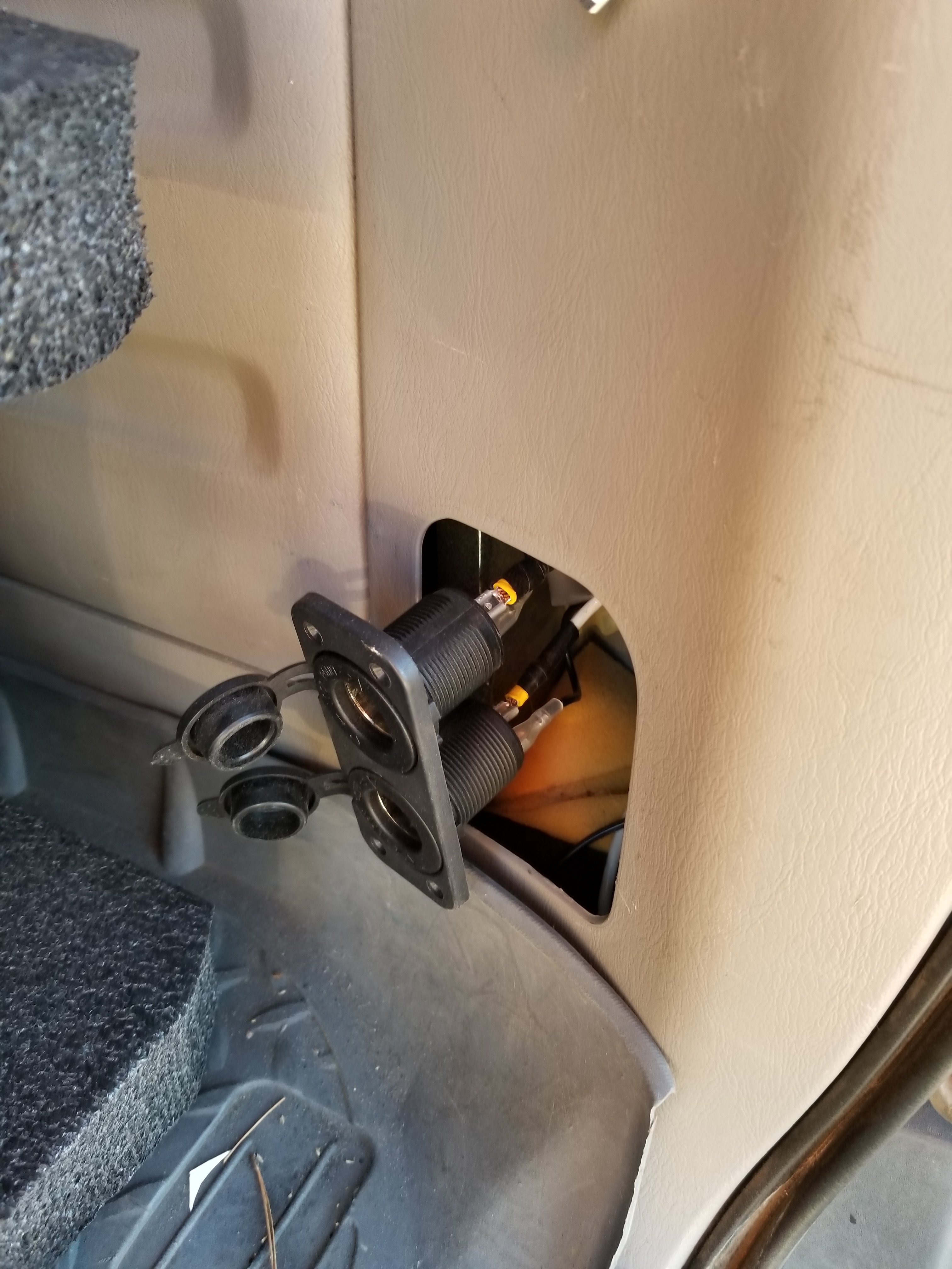 Dual power always hot in 4Runner